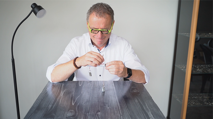 Office (Gimmicks and Online Instructions) - Leo Smetsers