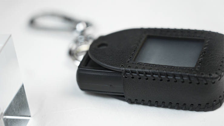 Palm Peeker Keychain Case - Pitata Magic - The Online Magic Store