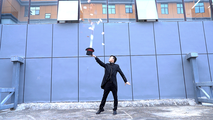 The Rocket Card Fountain Right Handed (Wireless Remote Version)