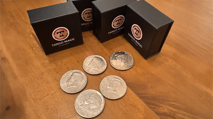 Expanded Shell Half Dollar (plus 4 Regular Coins D0207)